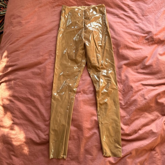 NWOT Commando Faux Latex Leggings Tan Nude Large - Picture 2 of 5